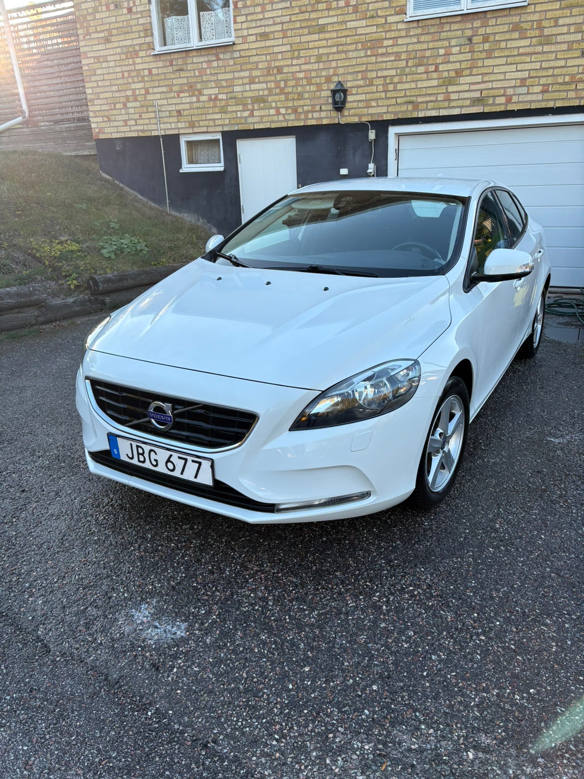 Volvo V40 2016 – bild 1 av 11