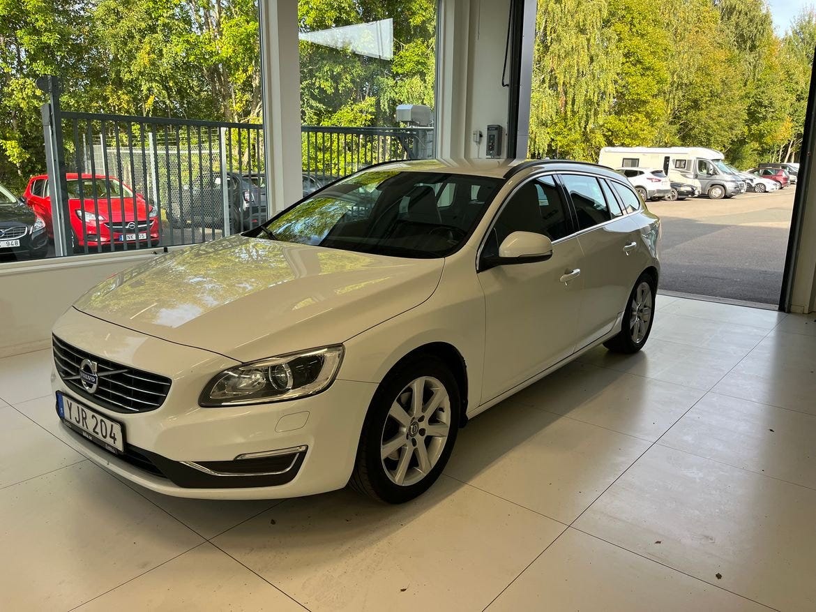 Volvo V60 2017 – bild 1 av 9