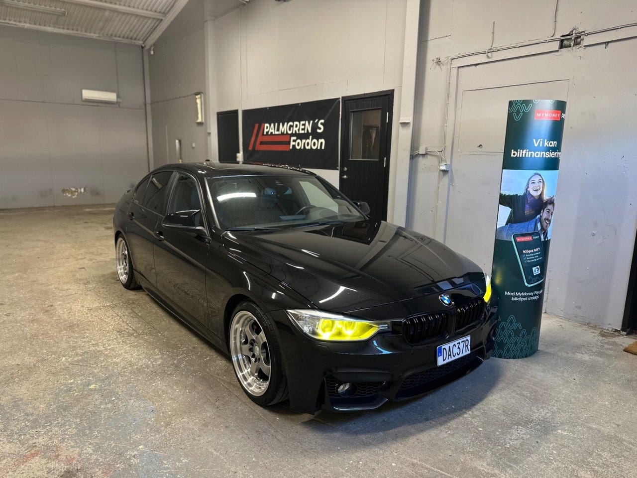 BMW 330d 2013 – bild 1 av 20
