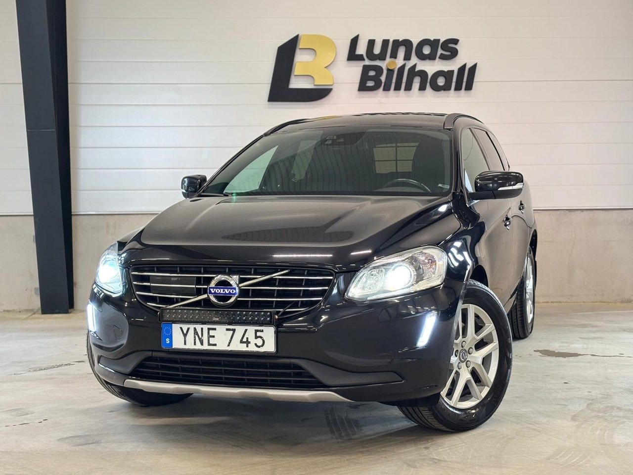 Volvo XC60 2017 – bild 1 av 24
