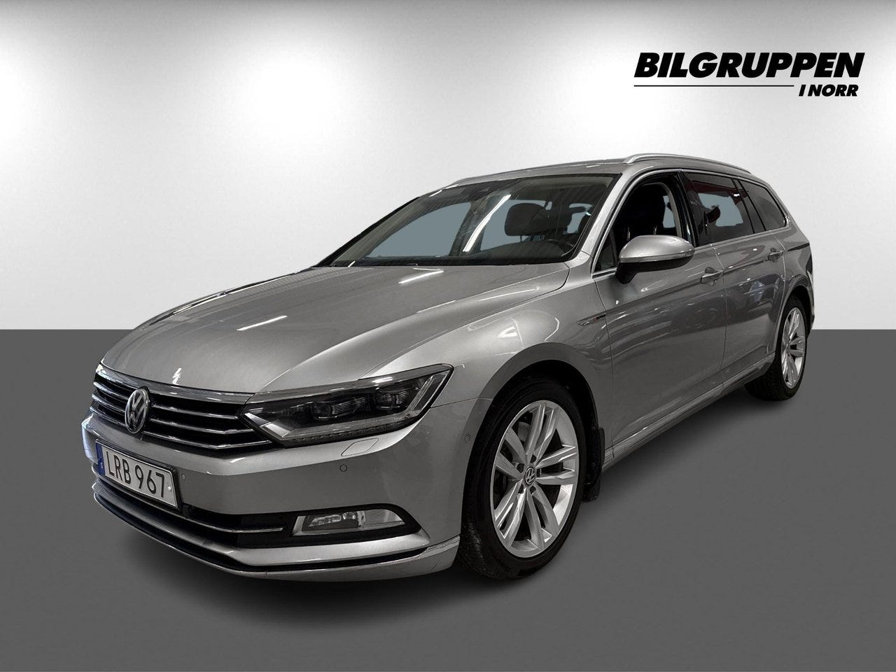 Volkswagen Passat 2015 – bild 1 av 18