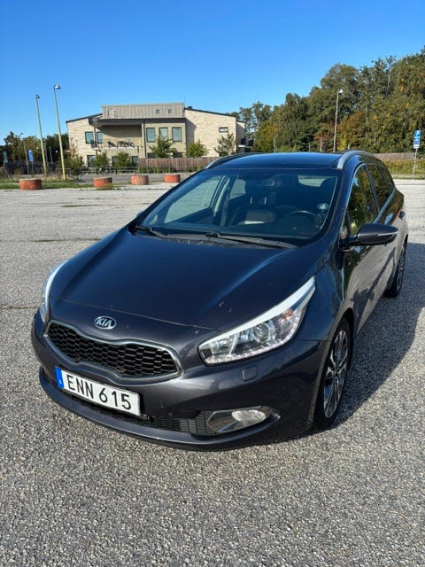 Kia Ceed 2015 – bild 1 av 17