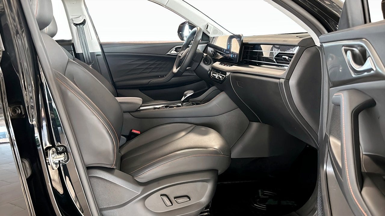 MG HS 2024 – bild 1 av 9
