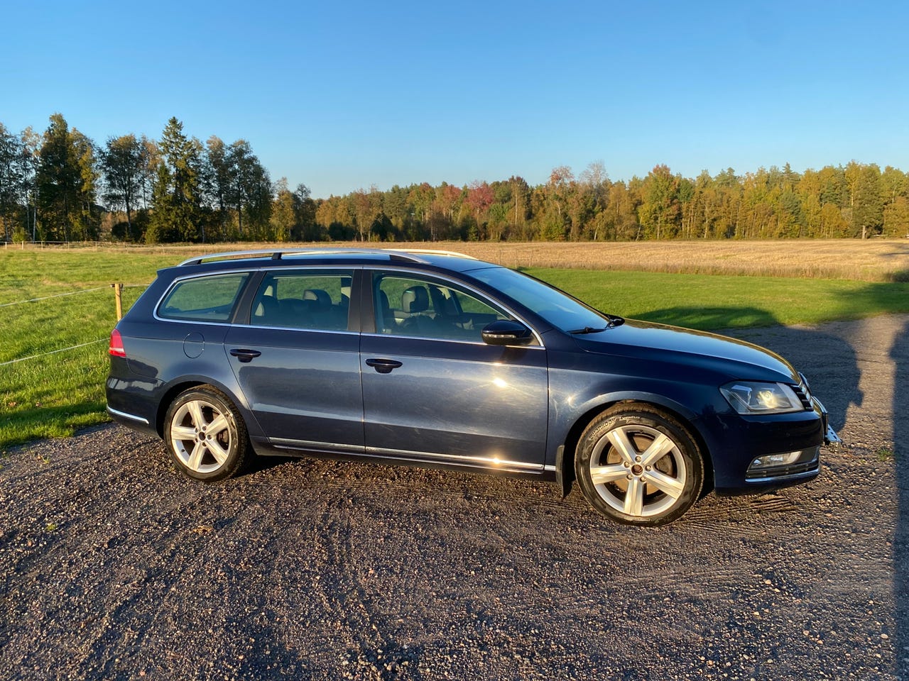 Volkswagen Passat 2012 – bild 1 av 10