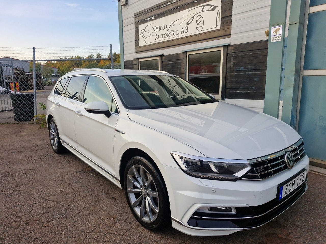 Volkswagen Passat 2018 – bild 1 av 14