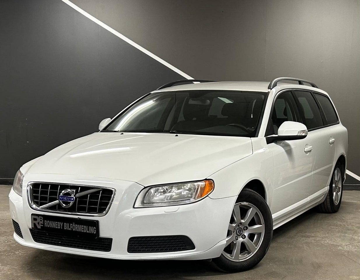 Volvo V70 2011 – bild 1 av 15