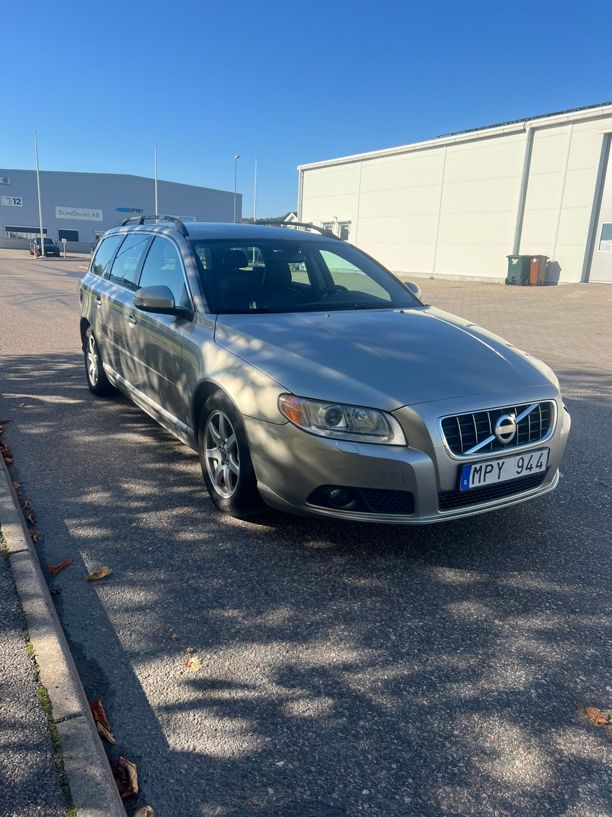 Volvo V70 2011 – bild 1 av 7