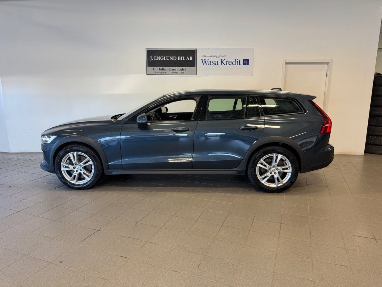 Volvo V60 Cross Country 2022 – bild 1 av 14