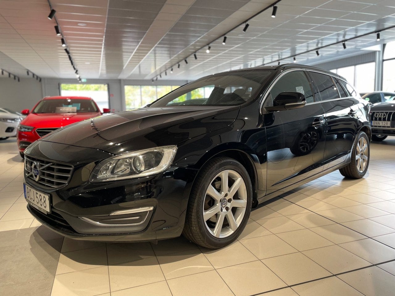 Volvo V60 2017 – bild 1 av 17