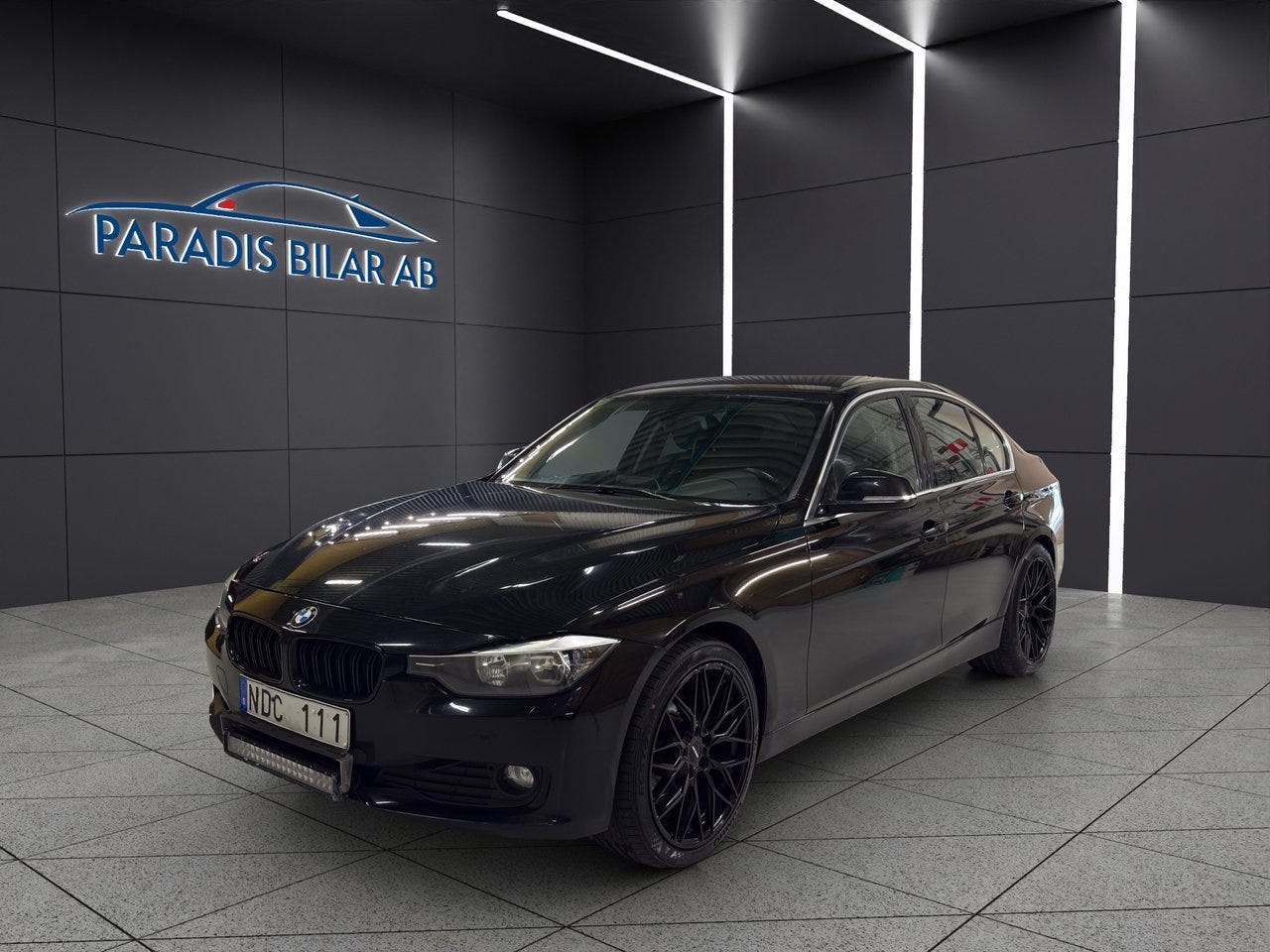 BMW 320d 2013 – bild 1 av 24