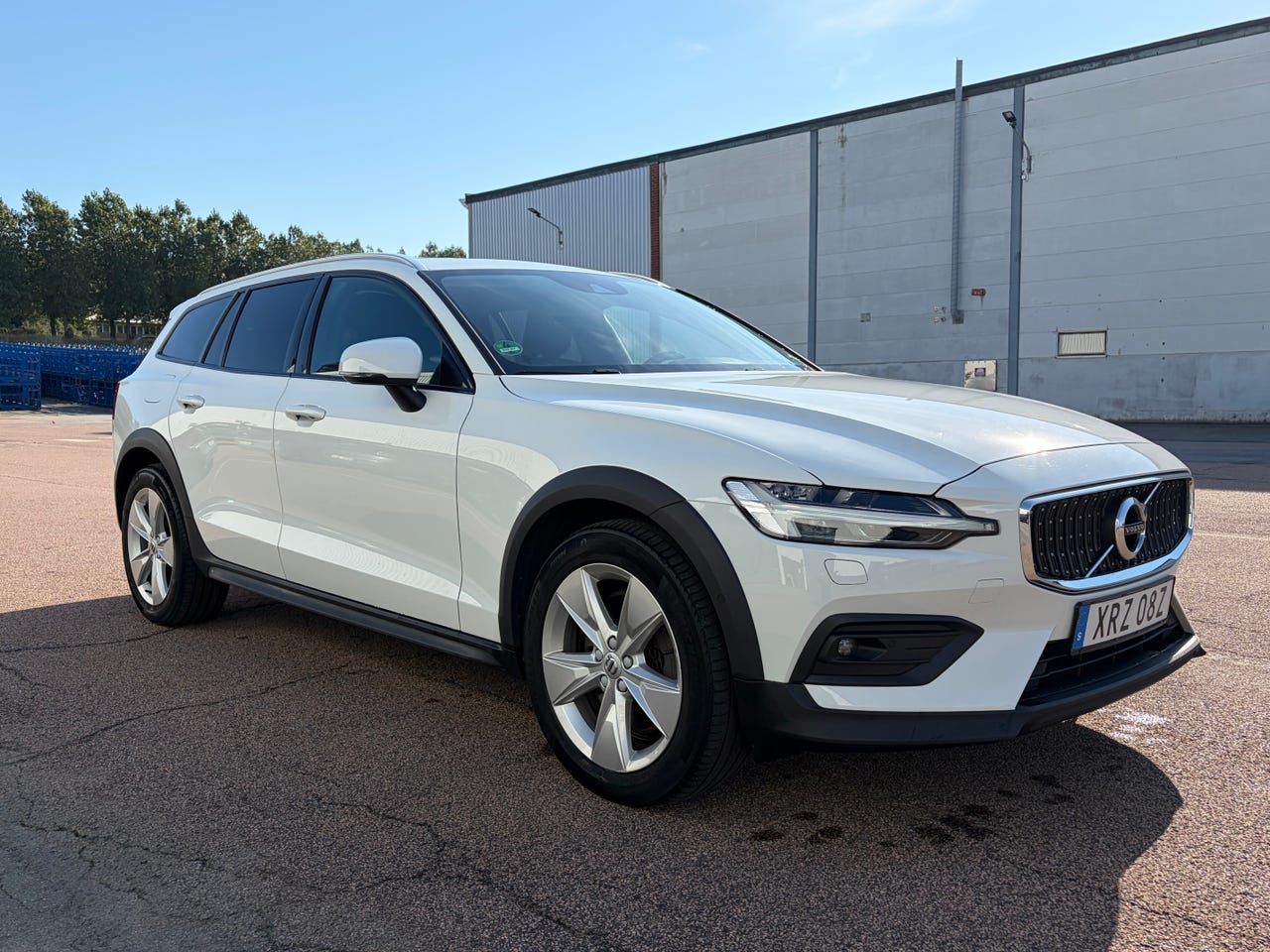 Volvo V60 Cross Country 2022 – bild 1 av 7