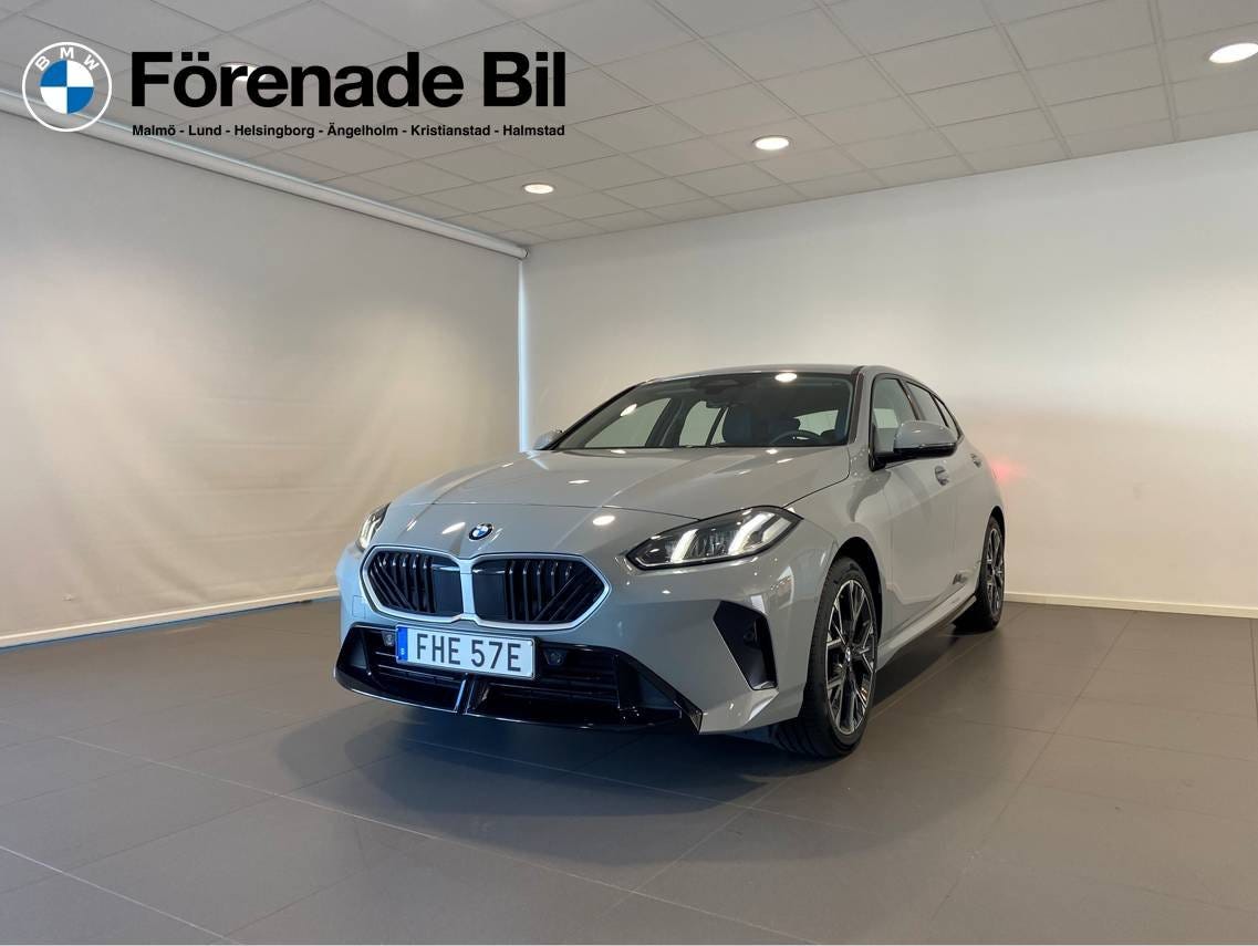 BMW 120 2026 – bild 1 av 9