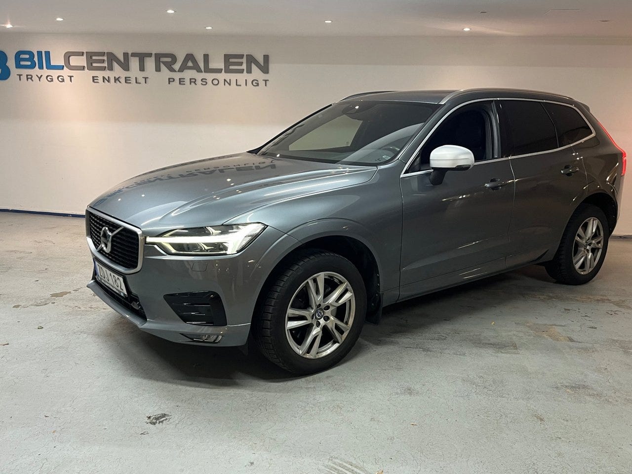 Volvo XC60 2018 – bild 1 av 20