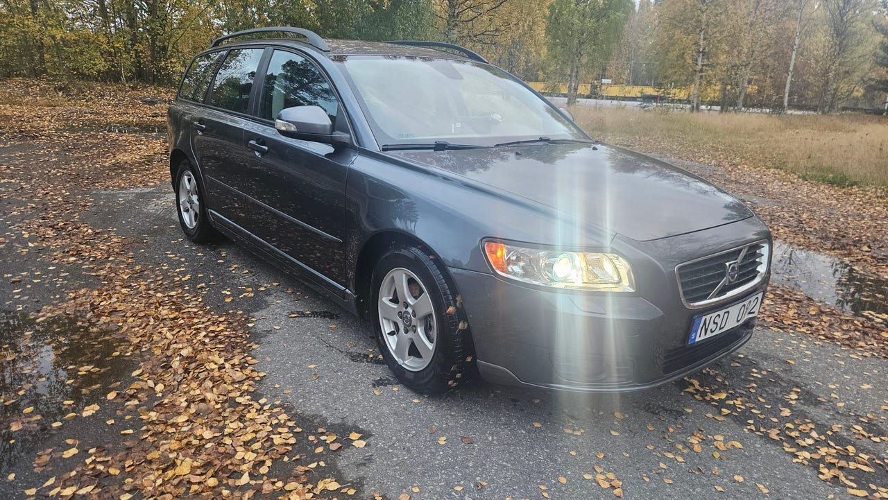 Volvo V50 2010 – bild 1 av 5