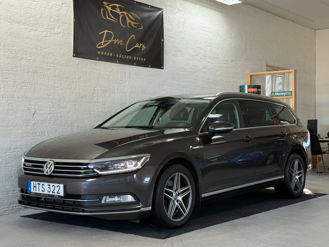 Volkswagen Passat 2016 – bild 1 av 24