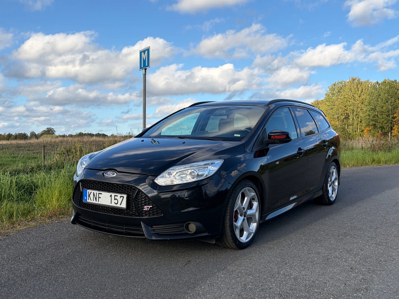 Ford Focus 2013 – bild 1 av 17