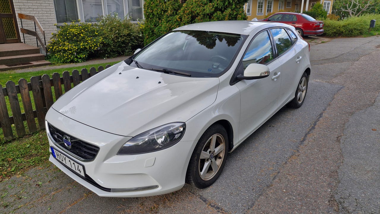Volvo V40 2015 – bild 1 av 6