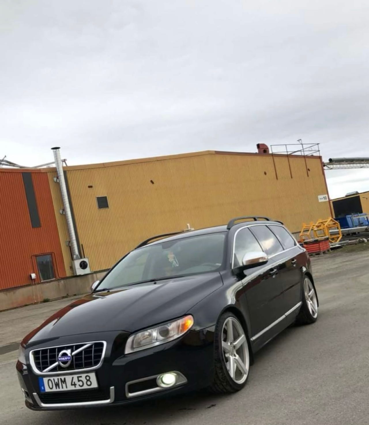 Volvo V70 2011 – bild 1 av 2