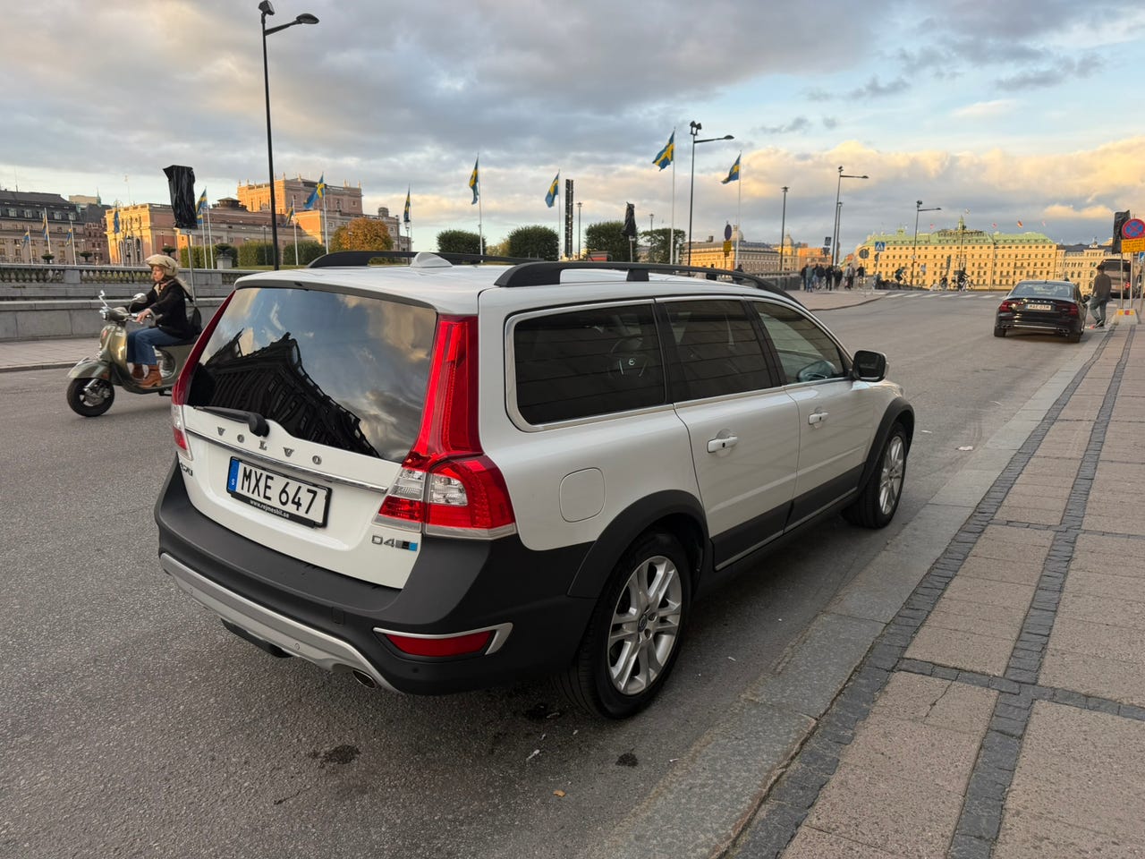 Volvo XC70 2016 – bild 1 av 19