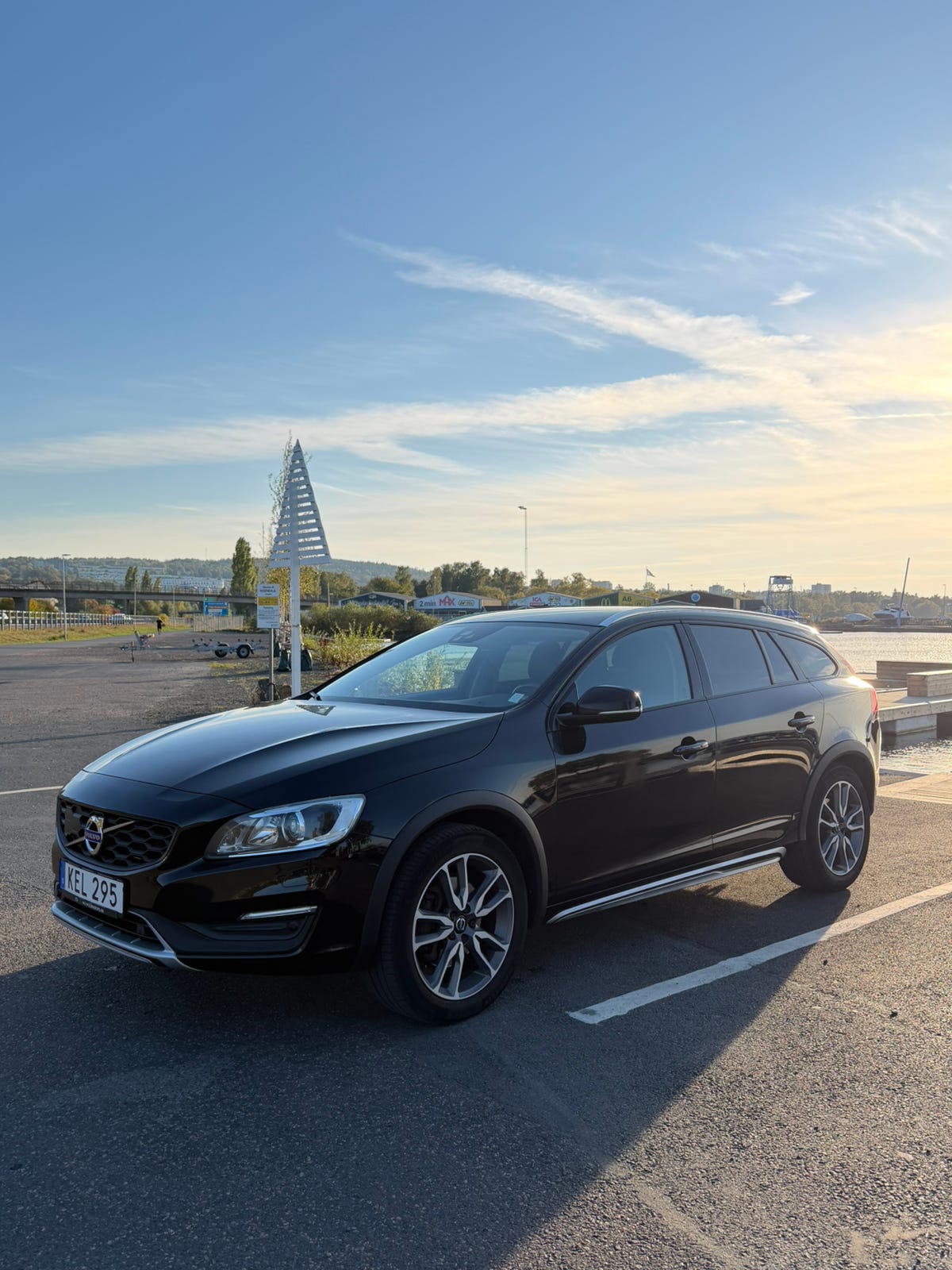 Volvo V60 Cross Country 2018 – bild 1 av 9