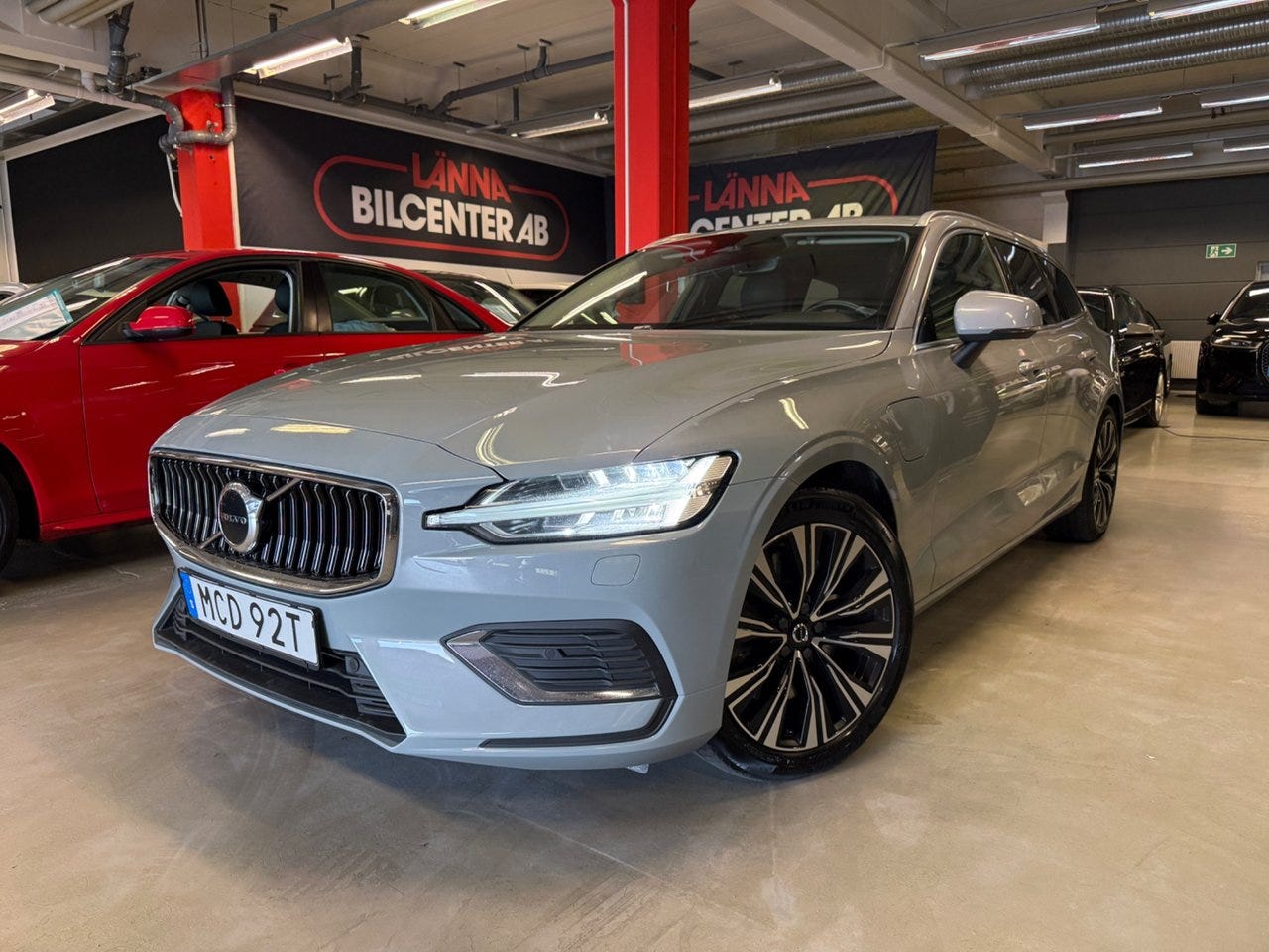 Volvo V60 2024 – bild 1 av 24