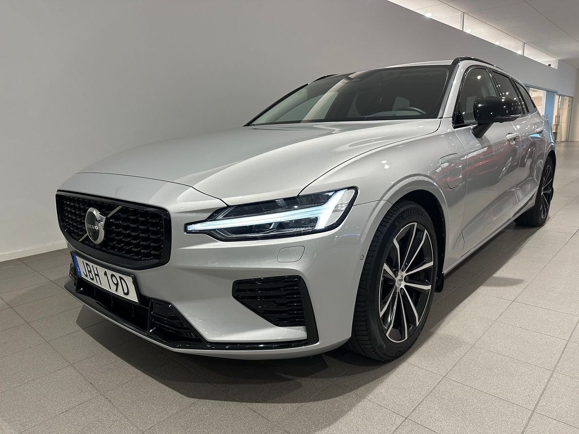 Volvo V60 2025 – bild 1 av 21