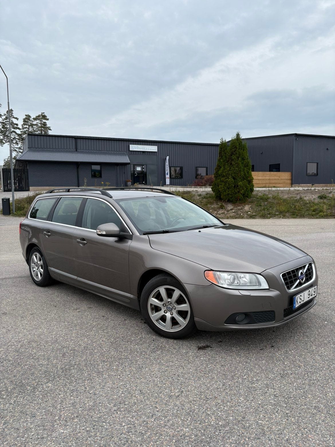 Volvo V70 2011 – bild 1 av 8