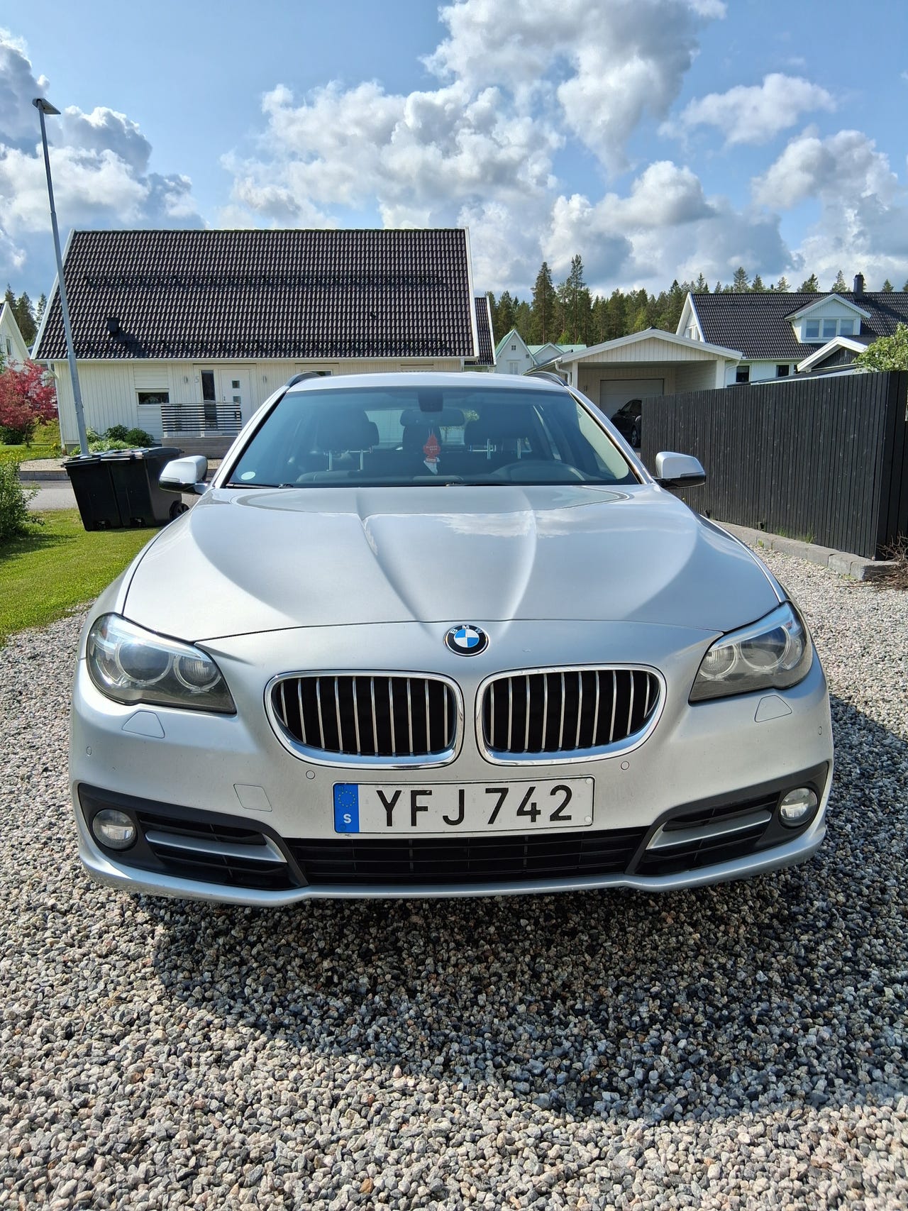 BMW 520d 2017 – bild 1 av 6