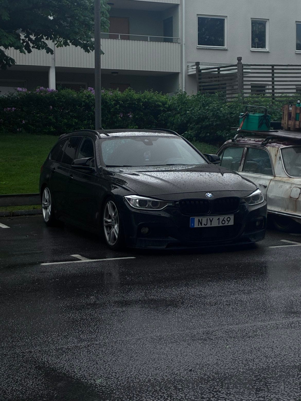 BMW 330d 2014 – bild 1 av 6