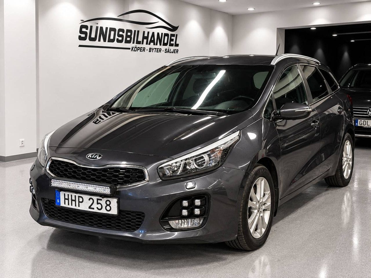 Kia Ceed 2016 – bild 1 av 12