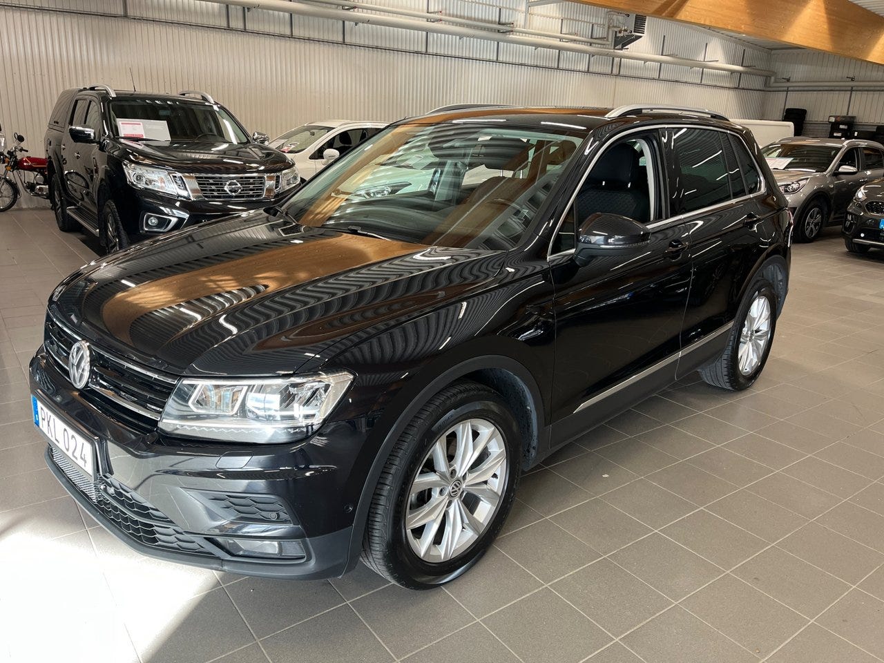 Volkswagen Tiguan 2018 – bild 1 av 17