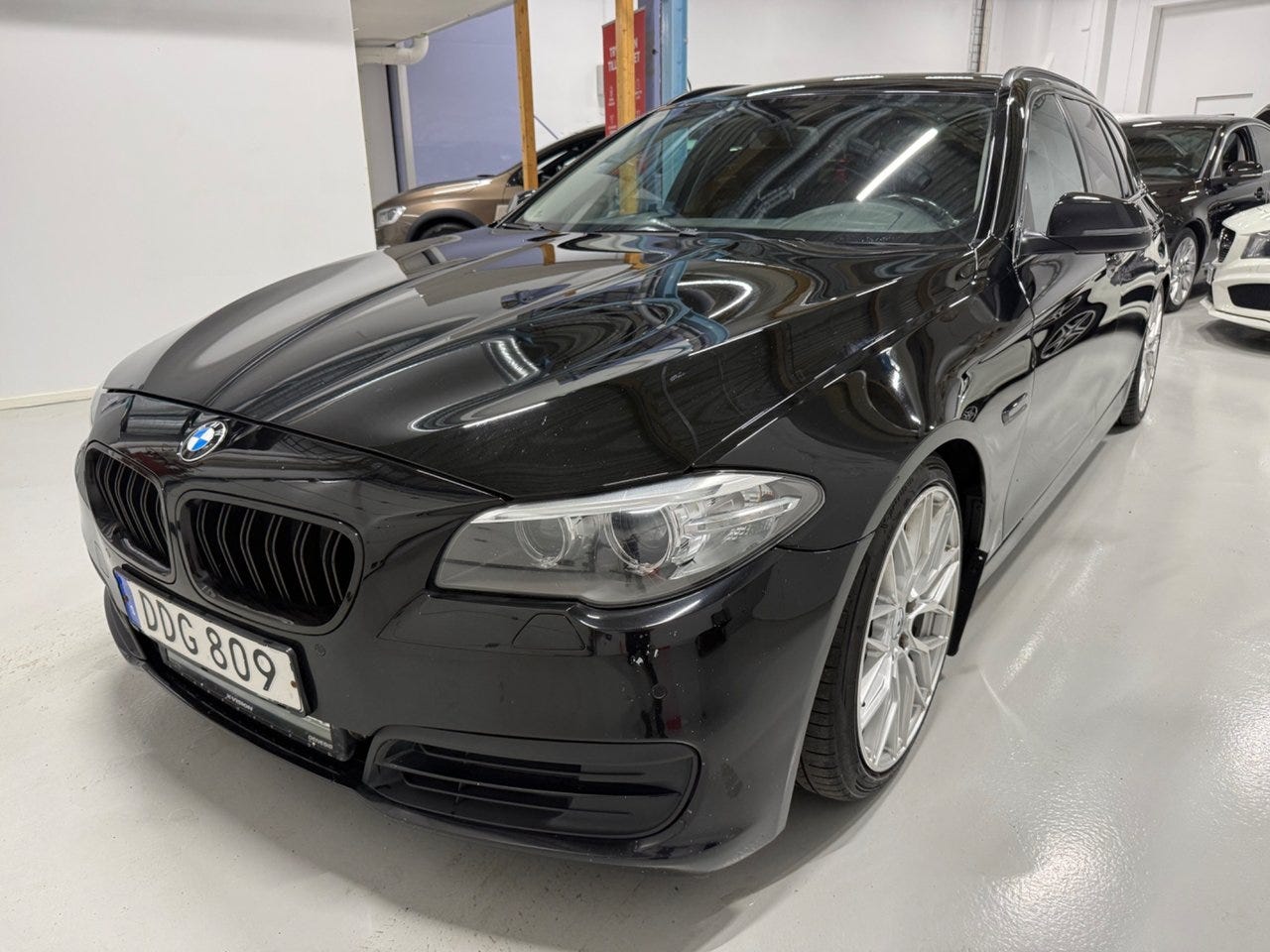 BMW 530d 2014 – bild 1 av 14