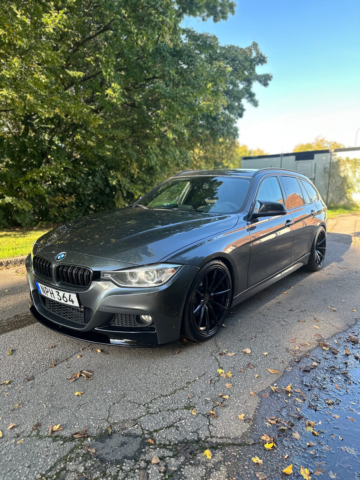 BMW 320d 2013 – bild 1 av 6