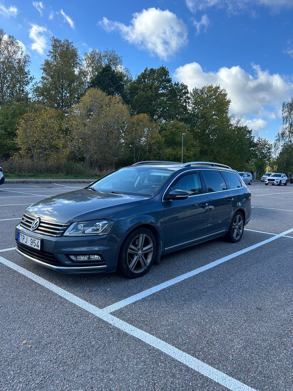 Volkswagen Passat 2013 – bild 1 av 4
