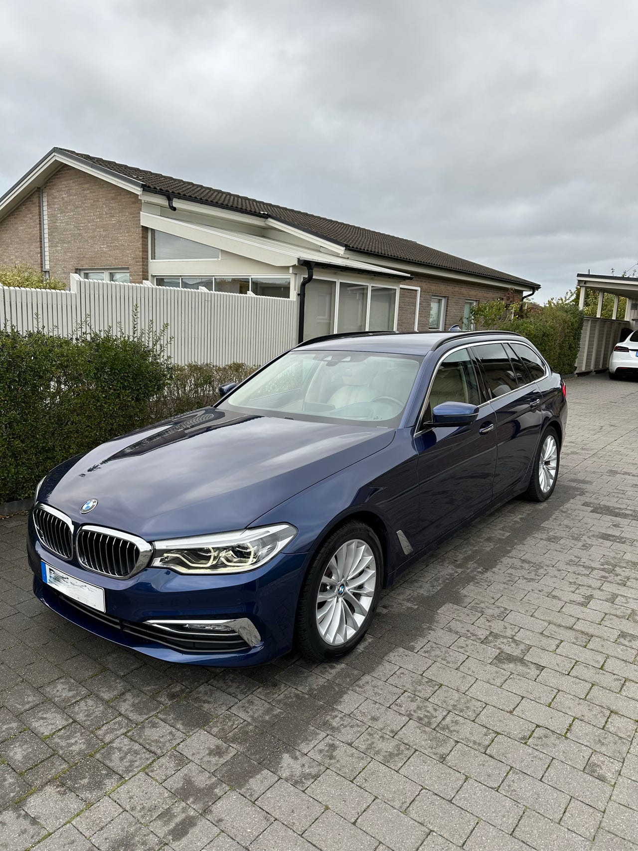 BMW 530d 2018 – bild 1 av 17