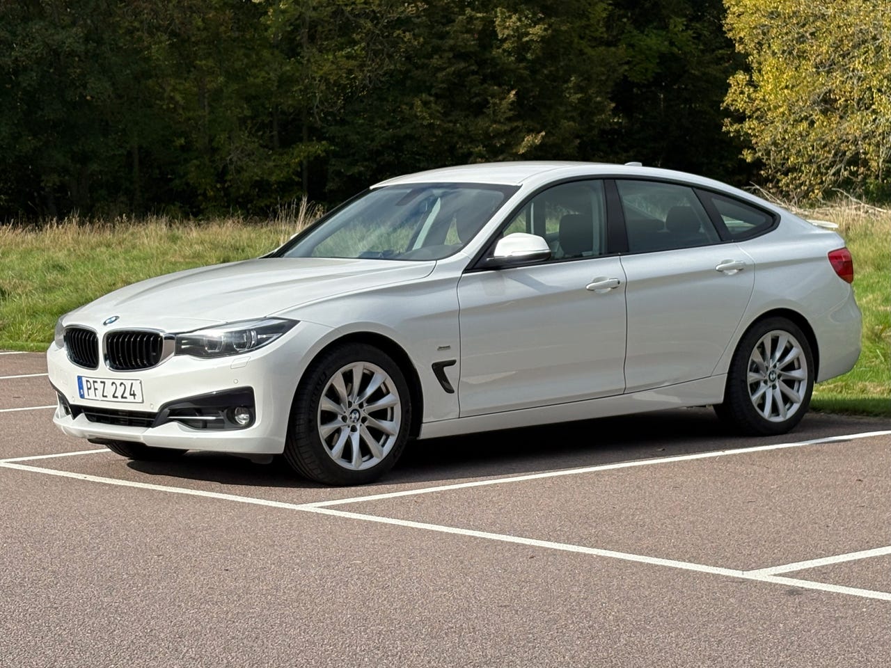 BMW 320d 2017 – bild 1 av 7