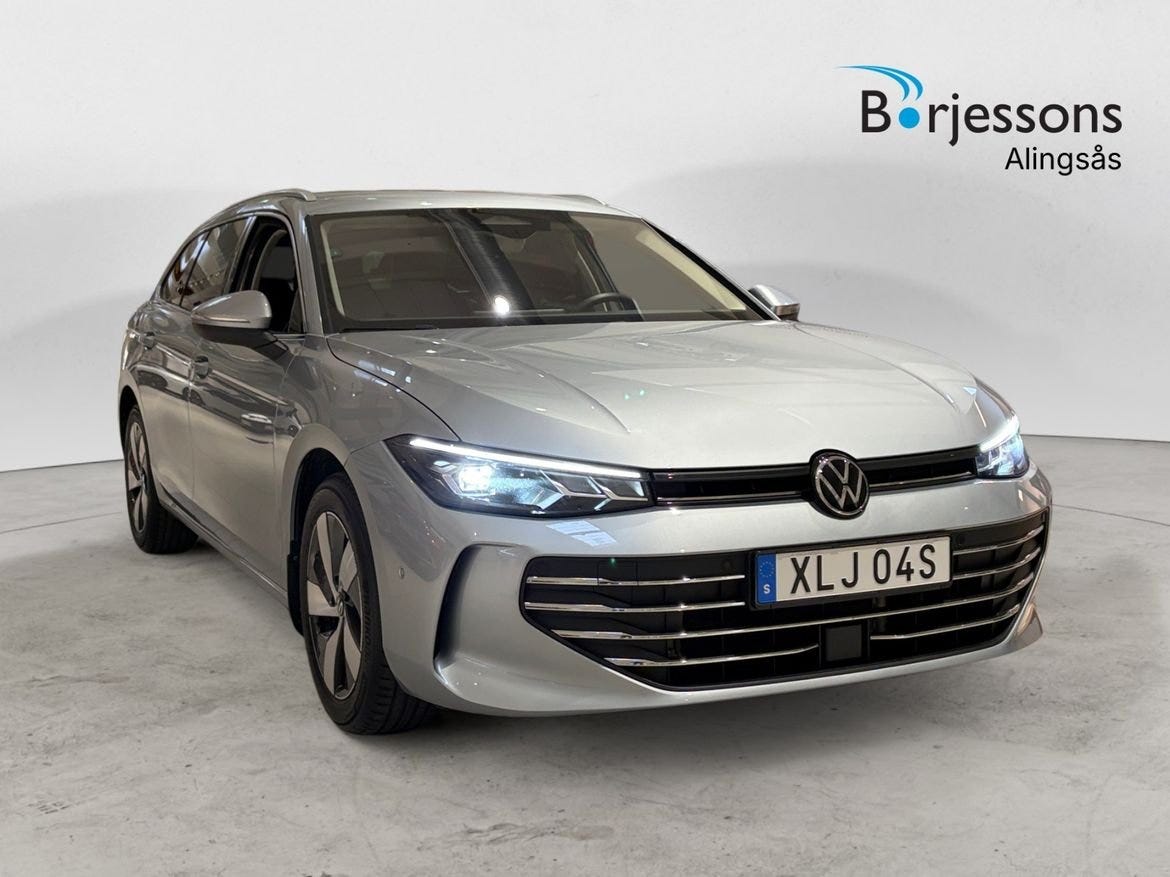 Volkswagen Passat 2025 – bild 1 av 16