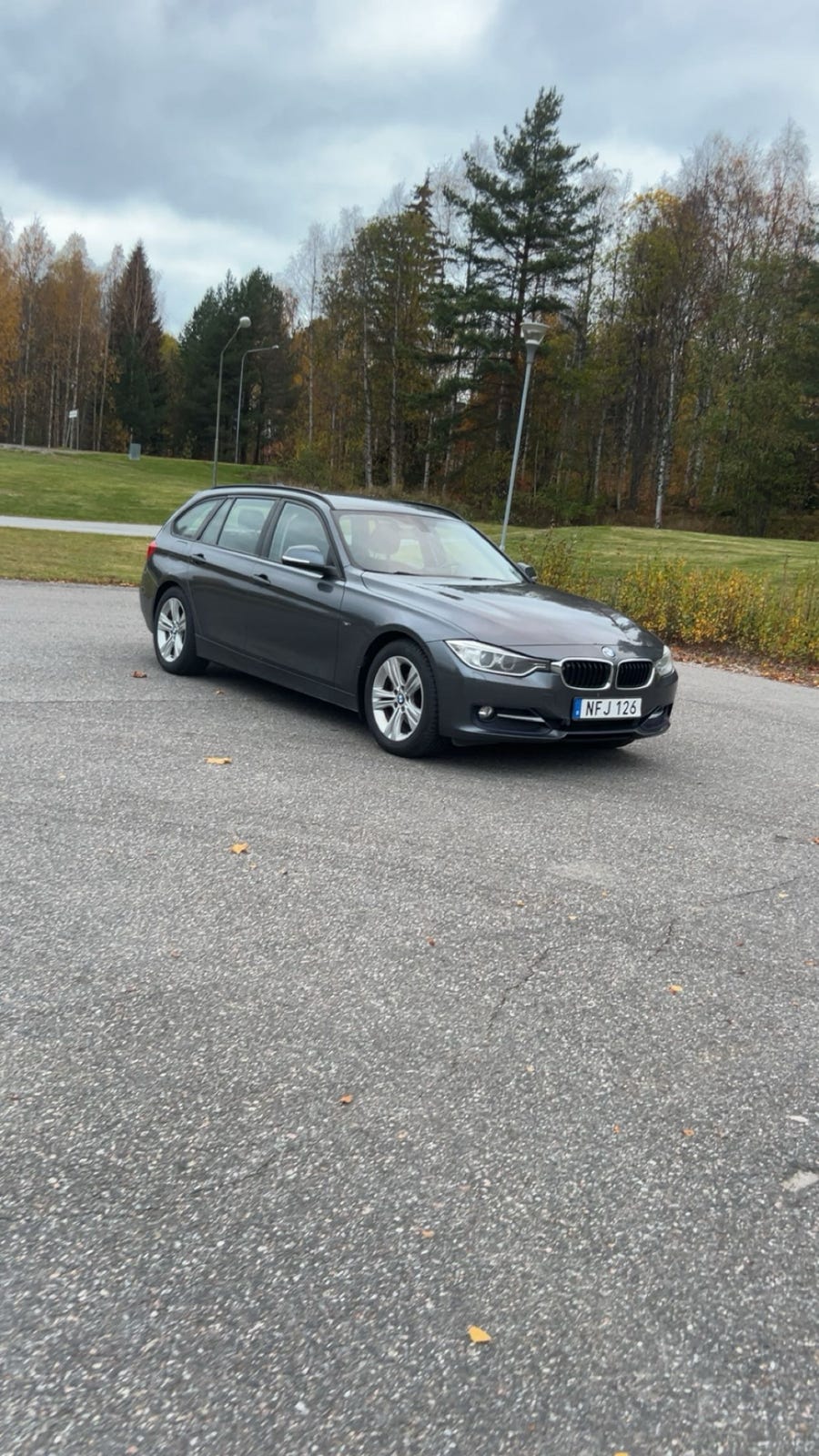 BMW 320d 2013 – bild 1 av 9