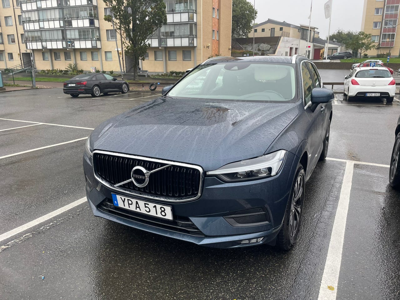 Volvo XC60 2021 – bild 1 av 7