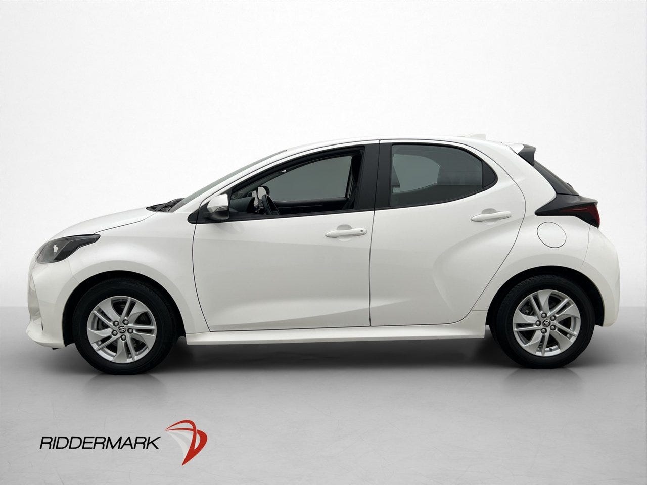 Toyota Yaris 2022 – bild 1 av 24