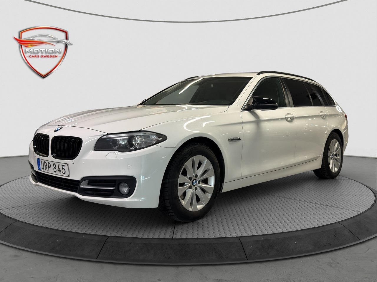 BMW 520d 2015 – bild 1 av 24