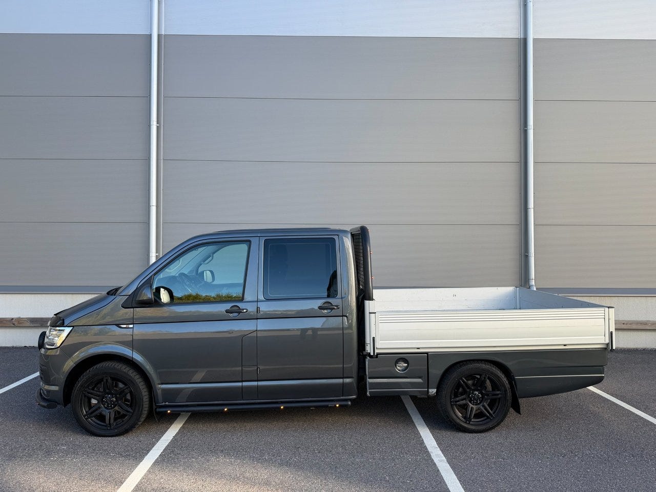 Volkswagen Transporter 2018 – bild 1 av 24