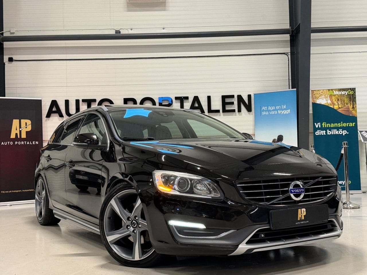 Volvo V60 2015 – bild 1 av 21