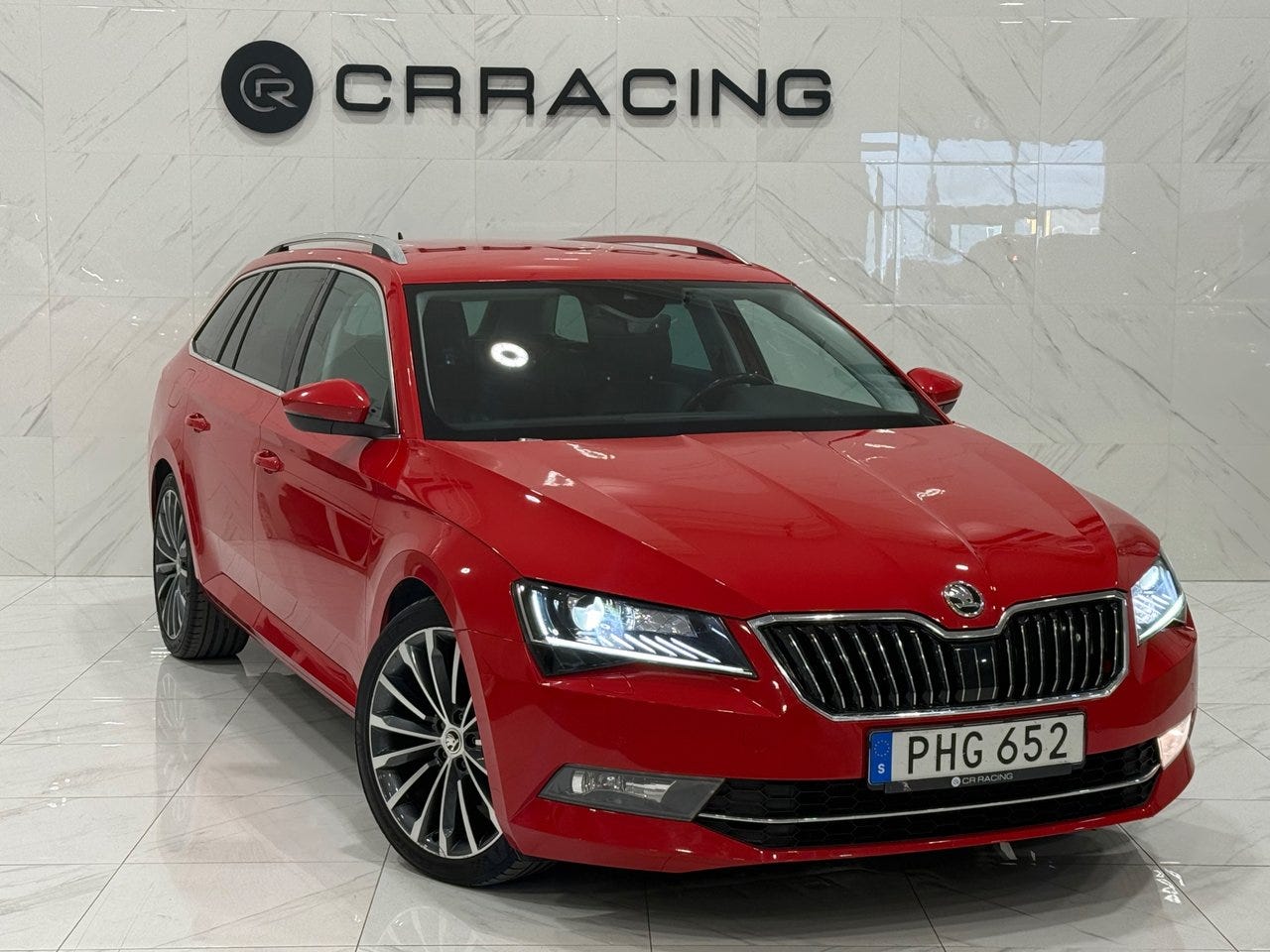 Skoda Superb 2018 – bild 1 av 24