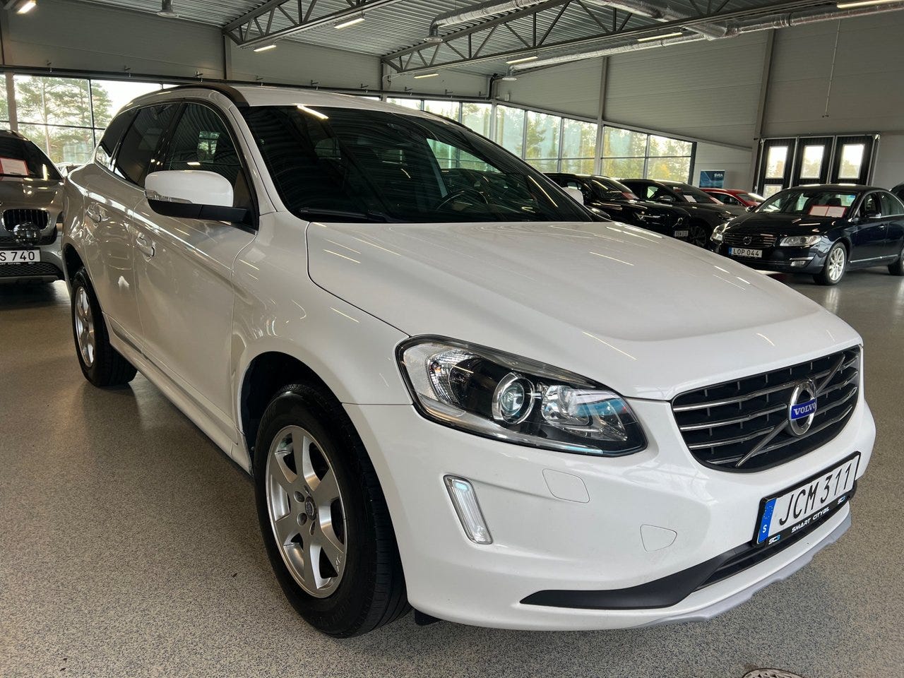 Volvo XC60 2016 – bild 1 av 17