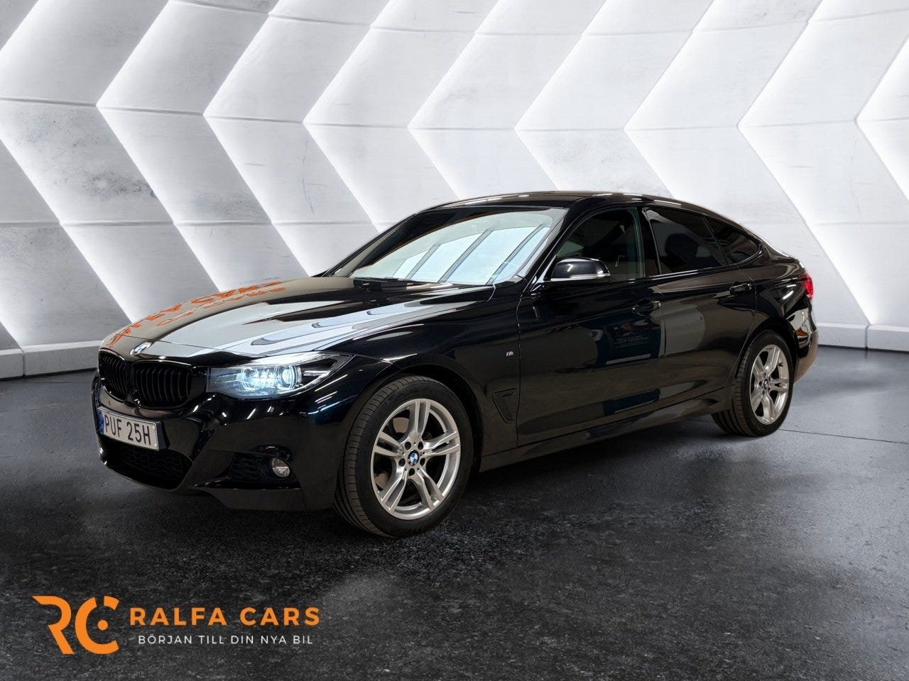 BMW 320d 2020 – bild 1 av 17
