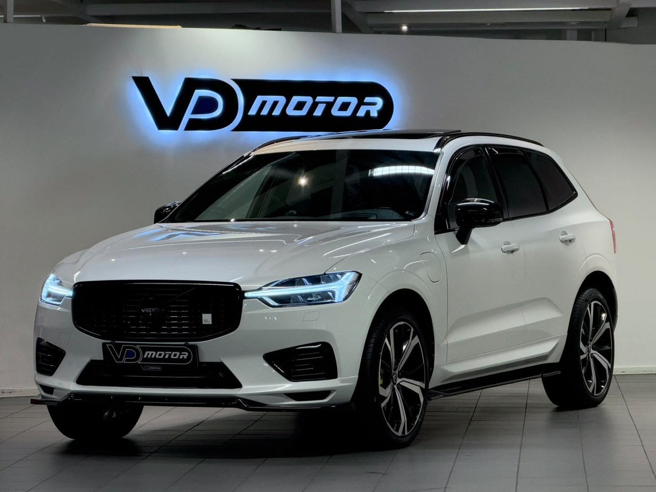 Volvo XC60 2020 – bild 1 av 24
