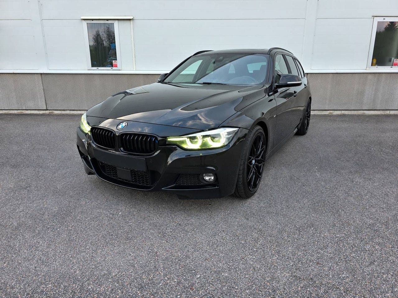 BMW 335d 2018 – bild 1 av 24