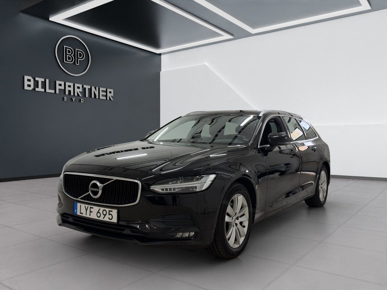 Volvo V90 2018 – bild 1 av 18