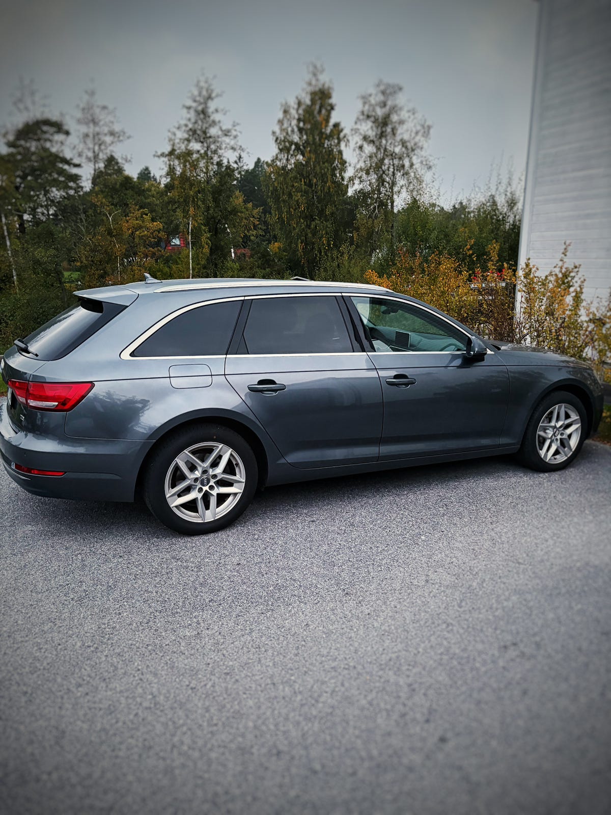 Audi A4 2017 – bild 1 av 10